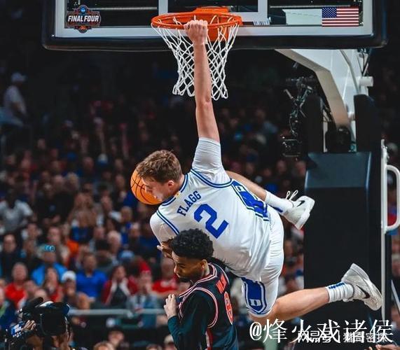 弗拉格近7战场均25.7分5.9板3.6助,真实命中率61.5% 弗拉格近7战场均25.7分5.9板3.6助,真实命中率61.5%