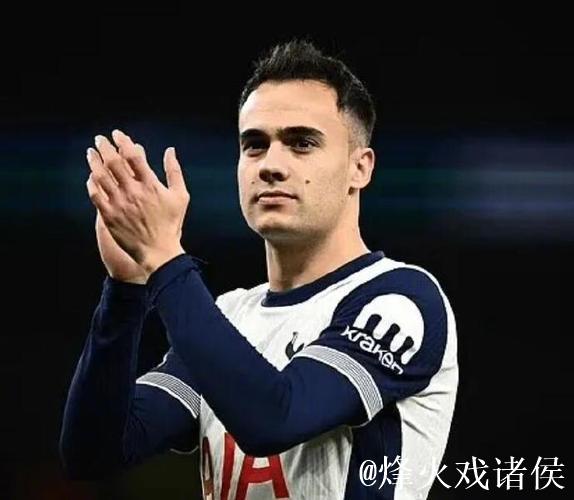 记者：雷吉隆即将加盟迈阿密国际