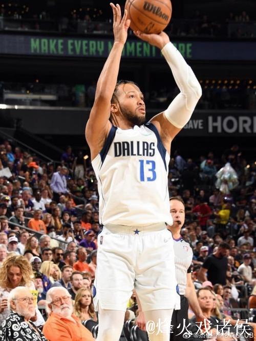 布伦森谈文班：必须把他从篮下引开，他的内线防守非常出色